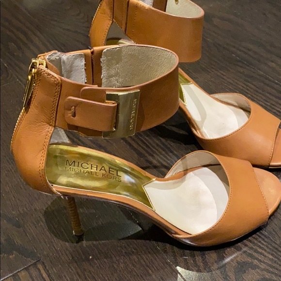 Michael Kors heeled sandals - Picture 3 of 9